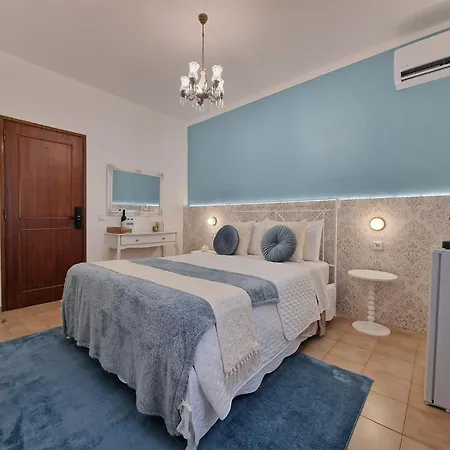 - & Rooms, Rooftop River View, Bbq & Ac Guest house