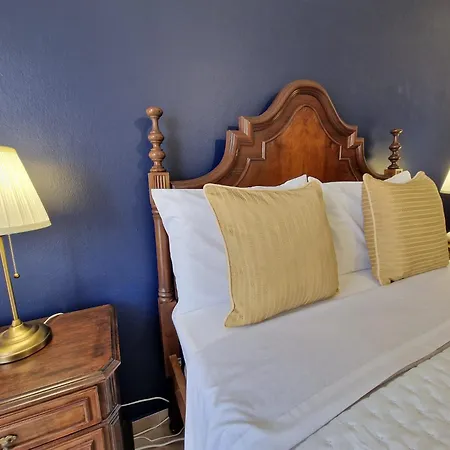 - & Rooms, Rooftop River View, Bbq & Ac Guest house 3*