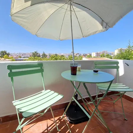- & Rooms, Rooftop River View, Bbq & Ac Guest house