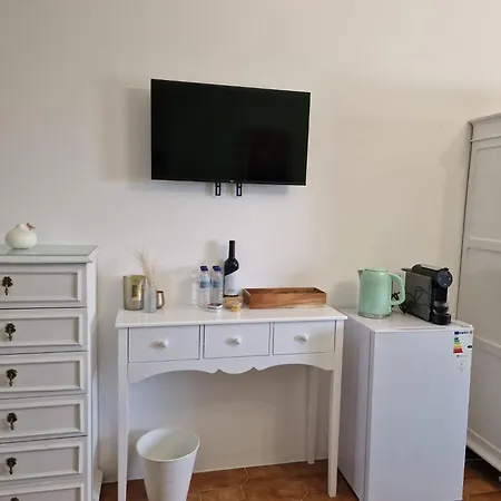 Guest house - & Rooms, Rooftop River View, Bbq & Ac 3*